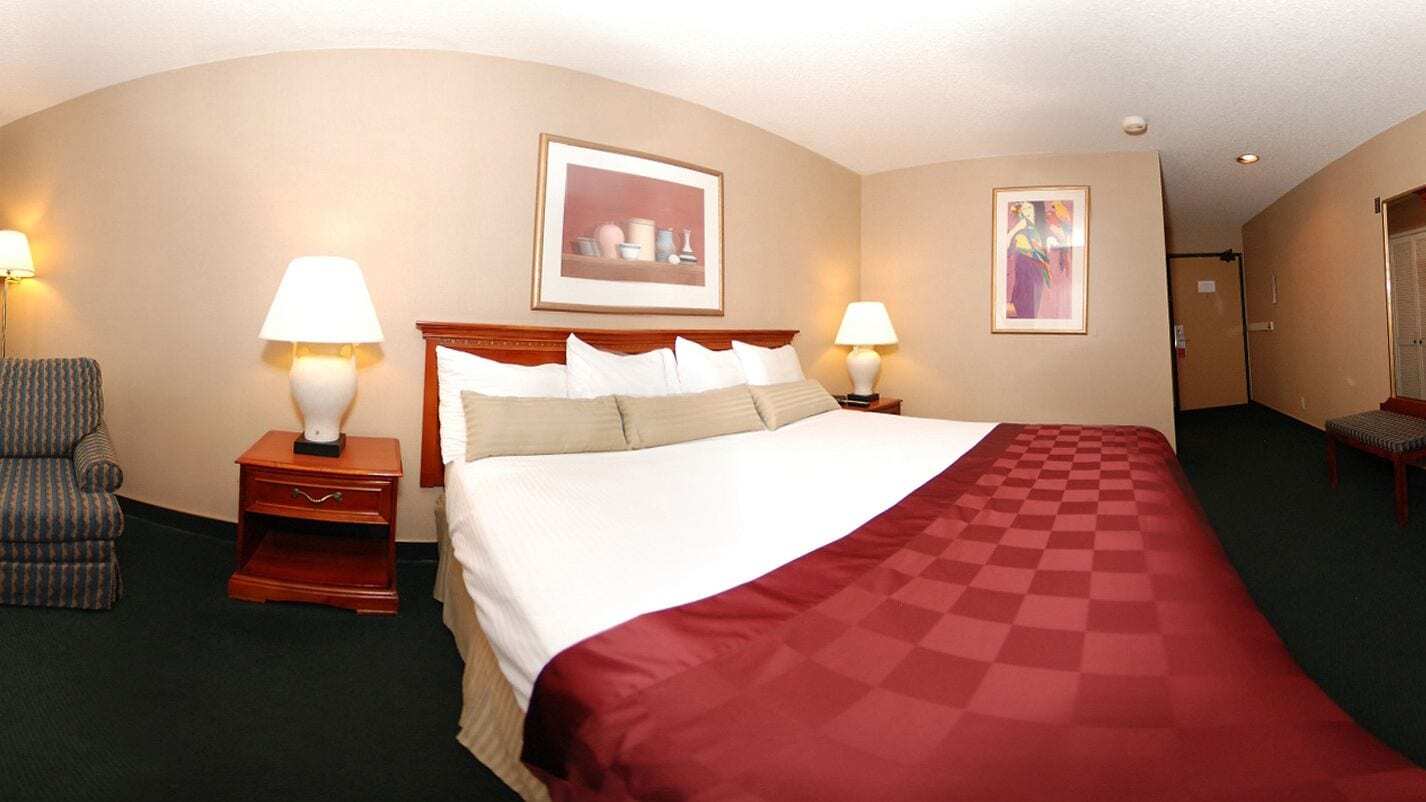 Holiday Inn Express & Suites Chatsworth By Ihg Los Angeles Exterior photo