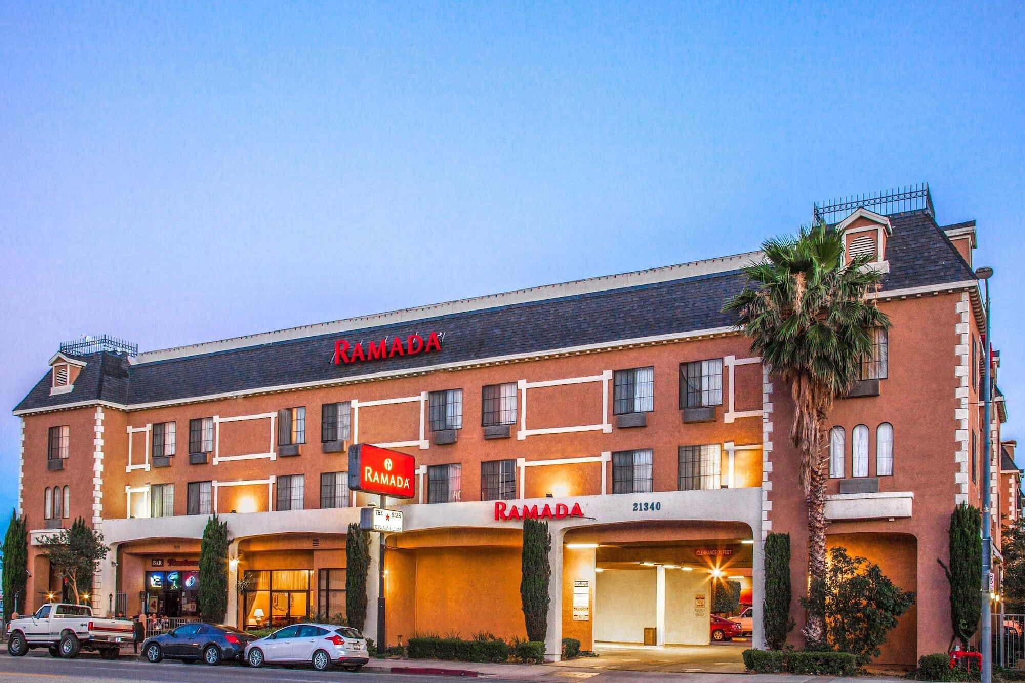 Holiday Inn Express & Suites Chatsworth By Ihg Los Angeles Exterior photo